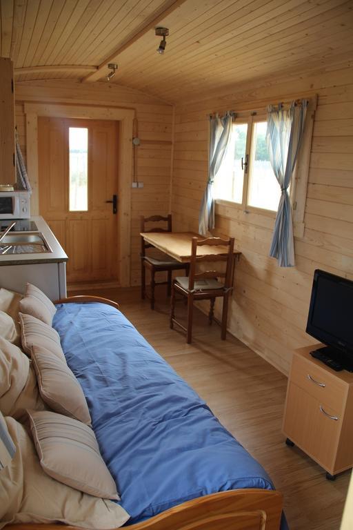 Villa Ma Kabane Couvains  Zimmer foto